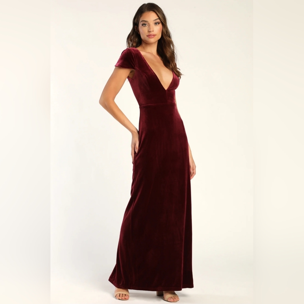 PROM LULUS RED VNECK MAXI DRESS XS GOTH ROMANCE